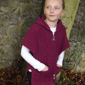 Aran Irish sweater Kids Aran Cape w/Hood.Worn once for family photos size 8-11